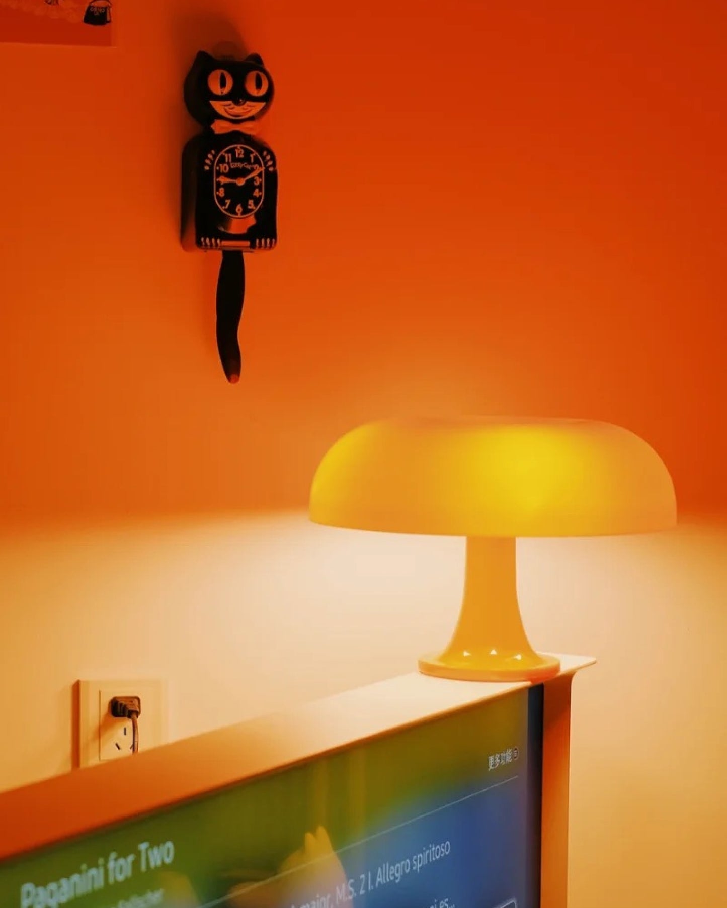 Nessino table lamp, orange.