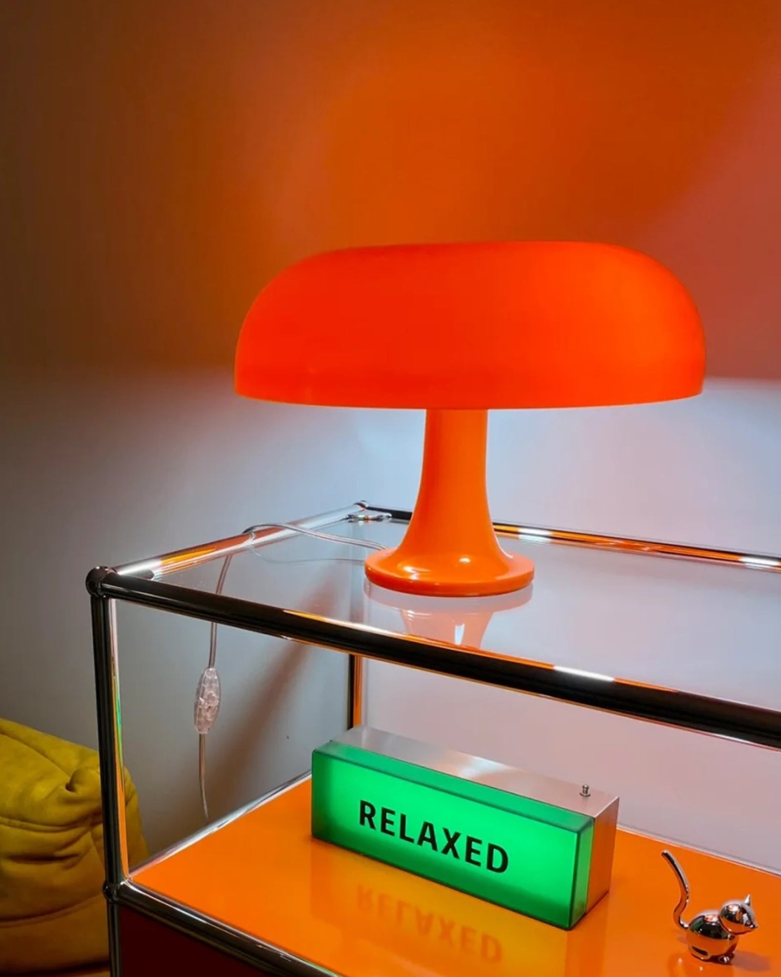 Nessino table lamp, orange.